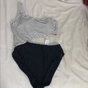 COPY - Abercrombie & Fitch asymmetrical swimsuit